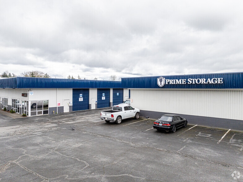 More Photos Of 11105 Steele St S, Tacoma Flex For Lease