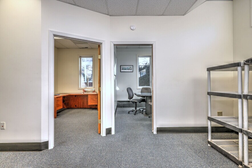 More Photos Of 1948 Chapel St, New Haven Office For Sale