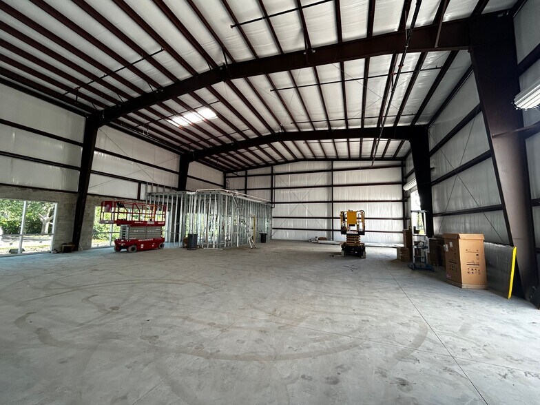 More Photos Of 1401 Sarasota Center Blvd, Sarasota Industrial For Lease
