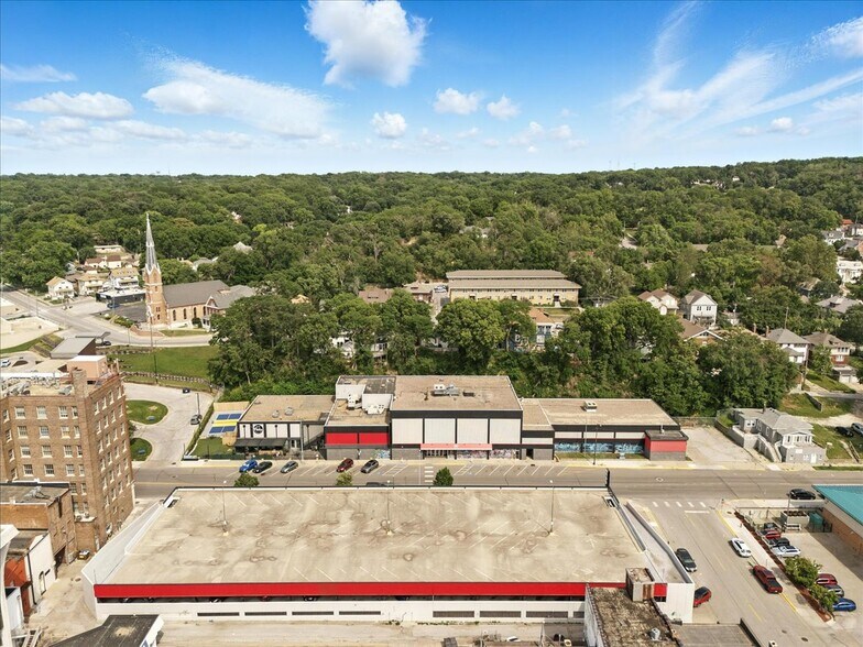 More Photos Of 7 S 4th St, Council Bluffs Health Club For Sale