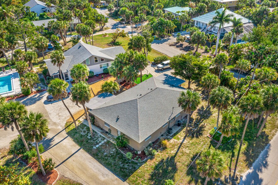 More Photos Of 832 Donax St, Sanibel Apartments For Sale