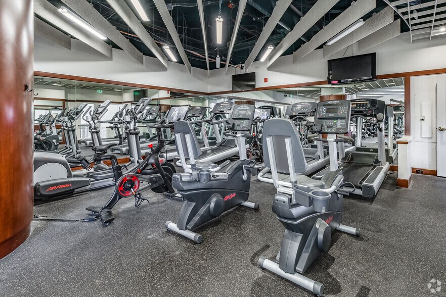 More Photos Of 4400 East-West Hwy, Bethesda Apartments For Lease