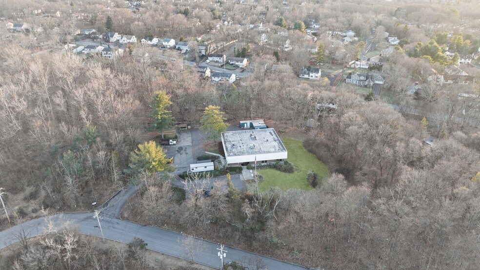 More Photos Of 6 Raritan Rd, Oakland Warehouse For Sale
