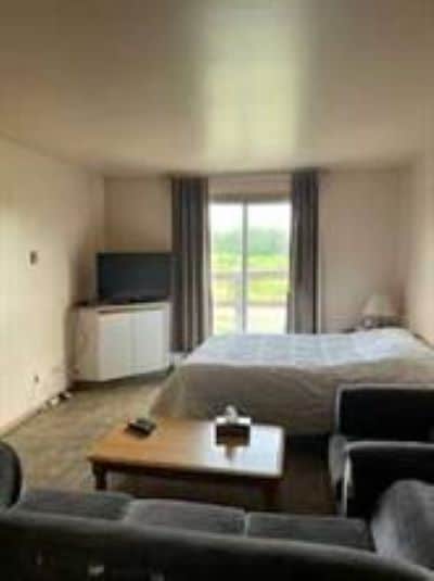 More Photos Of 830 Main Av W, Sundre Hotel For Sale