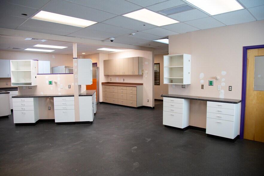 More Photos Of 5 Camino Karsten, Algodones General Retail For Lease