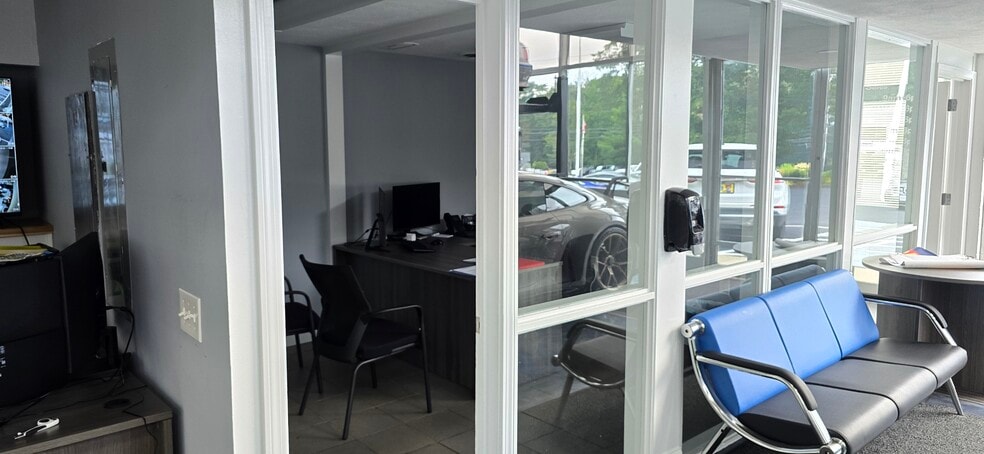 More Photos Of 32 Schoosett St, Pembroke Auto Dealership For Sale