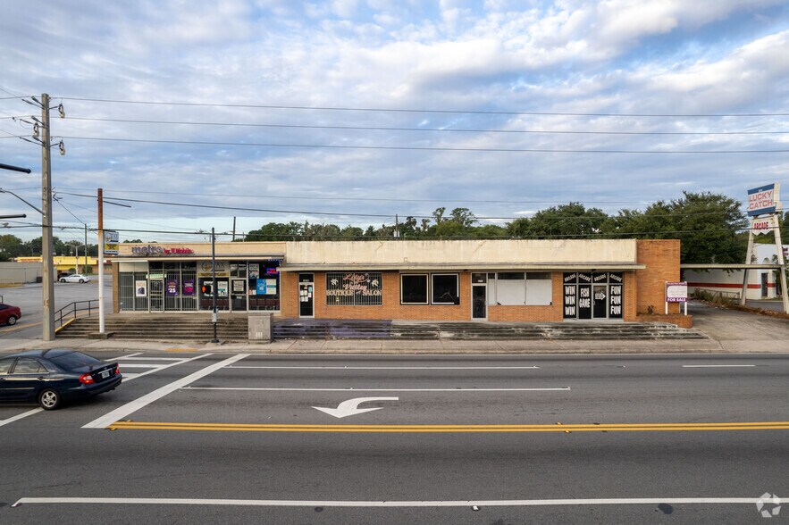 More Photos Of 8010-8014 Lem Turner Rd, Jacksonville Storefront Retail Office For Lease