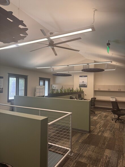 More Photos Of 6470 N Shadeland Ave, Indianapolis Office For Lease