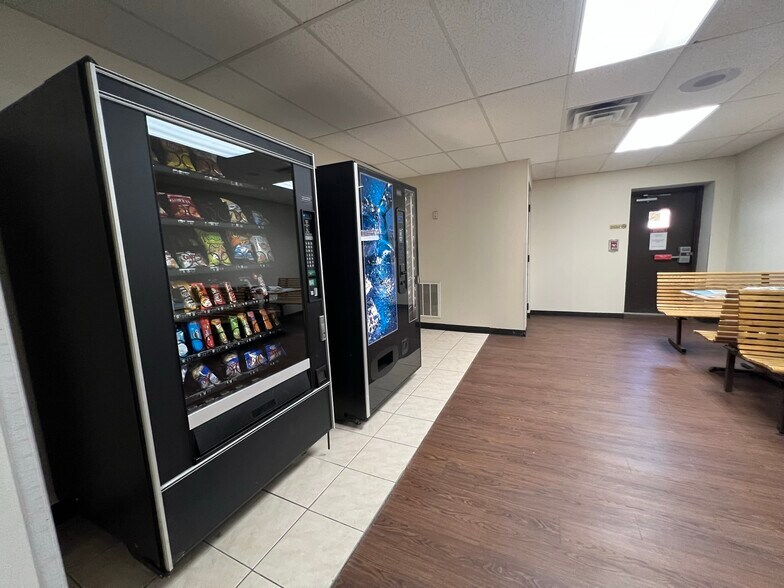 More Photos Of 1100 Washington Ave, Carnegie Office For Lease