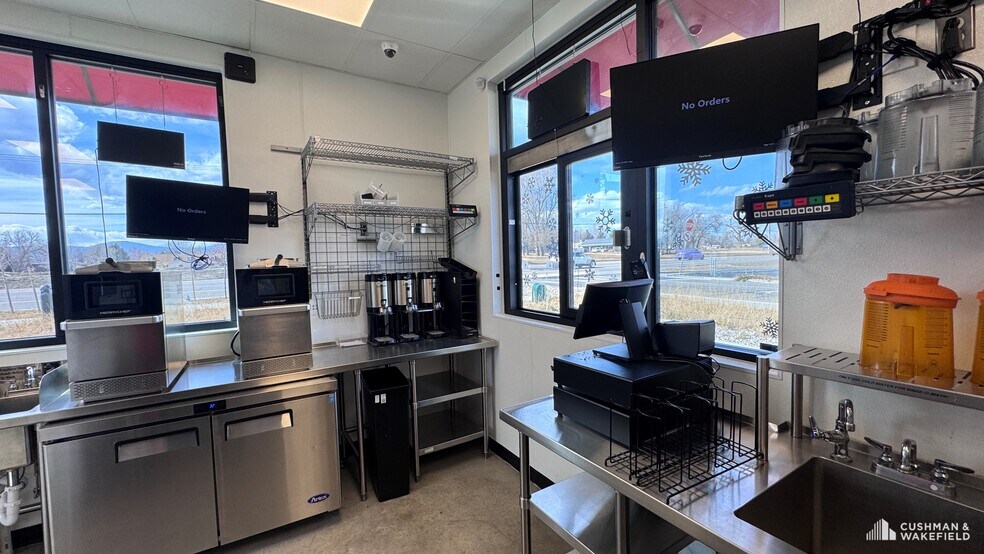 More Photos Of 5180 Garfield ave, Loveland General Retail For Sale