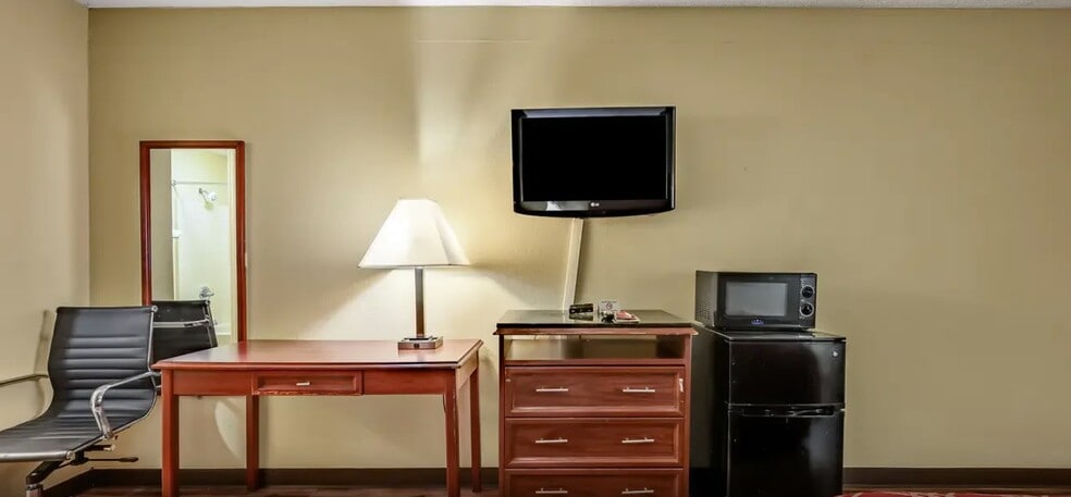 More Photos Of 1500 US Highway 72 E, Athens Hotel For Sale