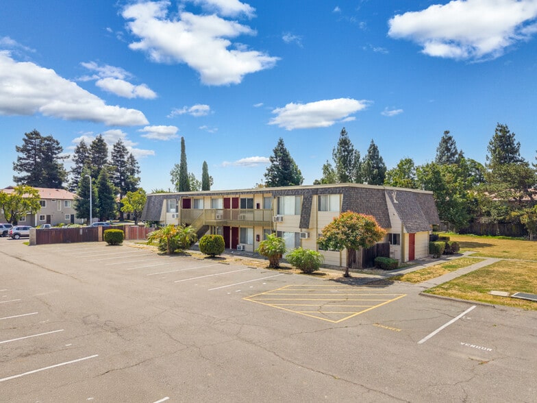 More Photos Of 1955 Grande Cir, Fairfield Apartments For Sale
