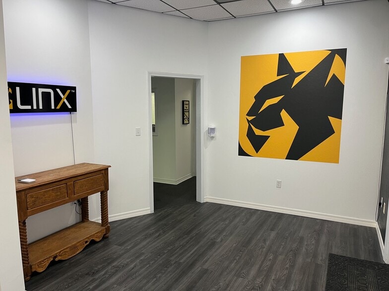 More Photos Of 4507 Furling Ln, Destin Loft Creative Space For Sale