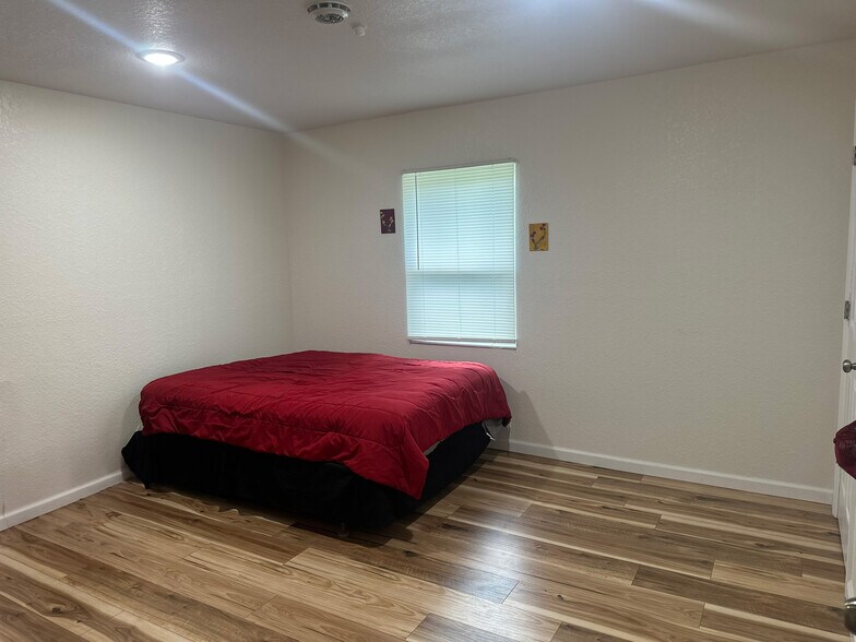 More Photos Of 4440 NW 155th St, Reddick Specialty For Sale