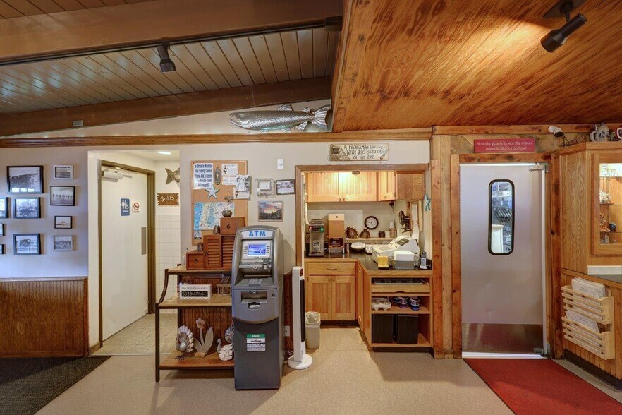 More Photos Of 996 Pacific Dr, Hammond Restaurant For Sale