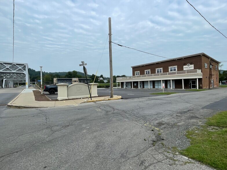 More Photos Of 2 E Market St, Clearfield Storefront Retail Office For Lease