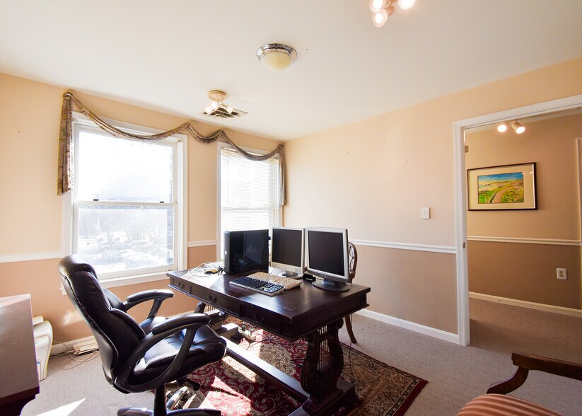 More Photos Of 6350-6356 Rolling Mill Pl, Springfield Loft Creative Space For Sale