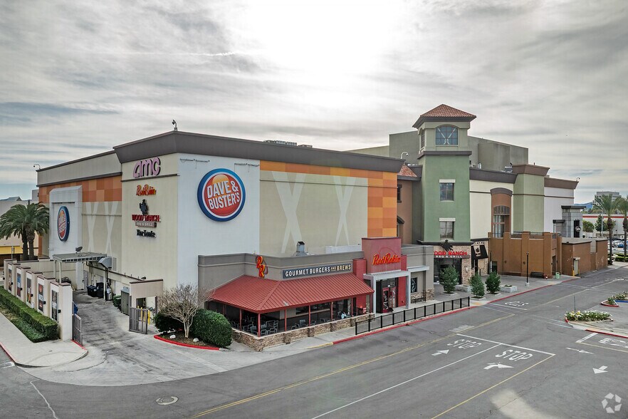 More Photos Of 9301 Tampa Ave, Northridge Unknown For Lease