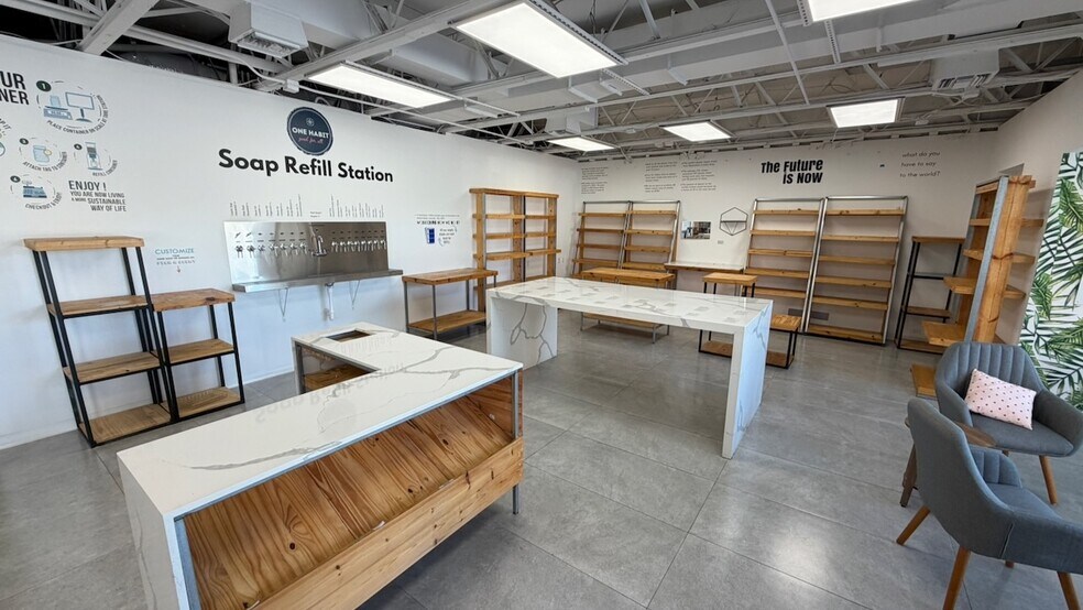 More Photos Of 2100-2104 E Oakland Park Blvd, Fort Lauderdale Freestanding For Lease