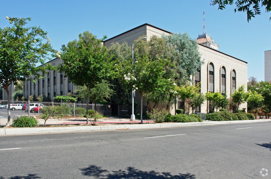 More Photos Of 1900 Mariposa Mall, Fresno Office For Lease