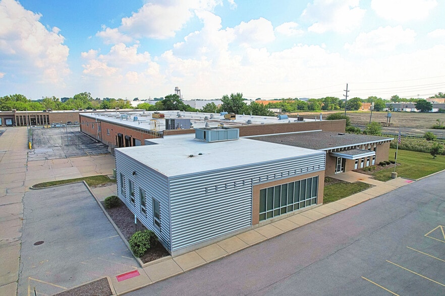 More Photos Of 350 E Howard Ave, Des Plaines Warehouse For Lease