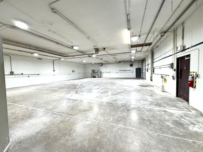 More Photos Of 4610 Femrite Dr, Madison Warehouse For Lease