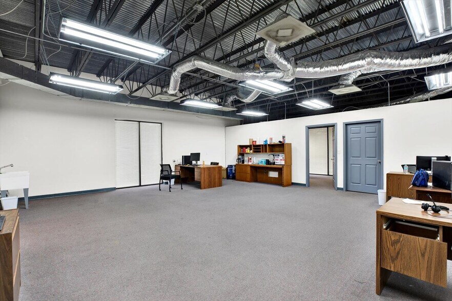 More Photos Of 13153 N Dale Mabry Hwy, Tampa Office For Sale