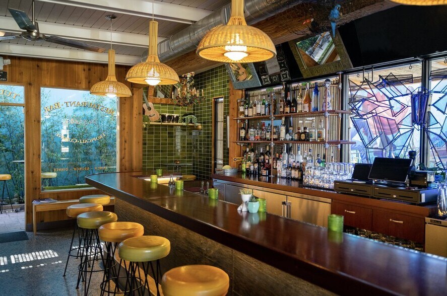 More Photos Of 450 Main St, El Segundo Restaurant For Lease