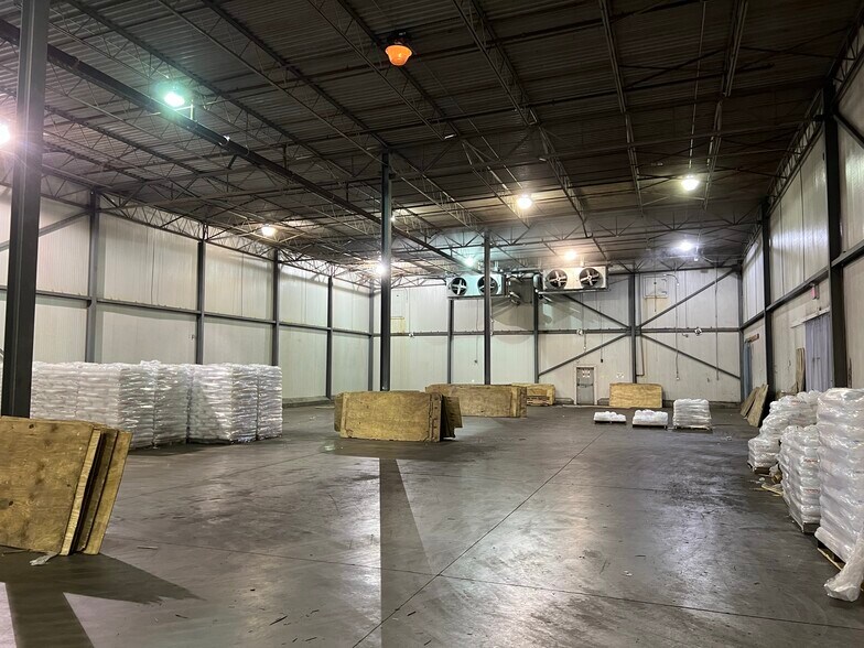More Photos Of 13320 Metro Pky, Fort Myers Movie Radio TVStudio For Lease