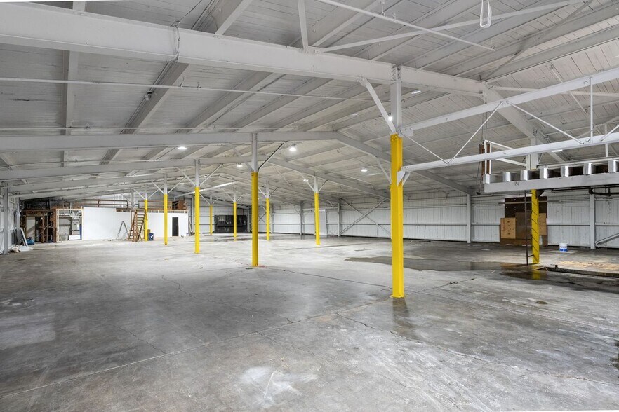 More Photos Of 335 Baxter Ave, Louisville Warehouse For Lease