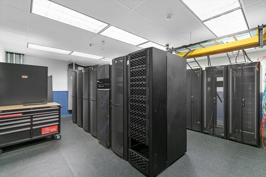 More Photos Of 1492 Highland Ave, Cheshire Light Manufacturing For Lease