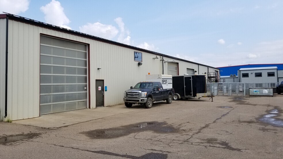 More Photos Of 145 MacMillan Rd, Fort McMurray Flex For Lease