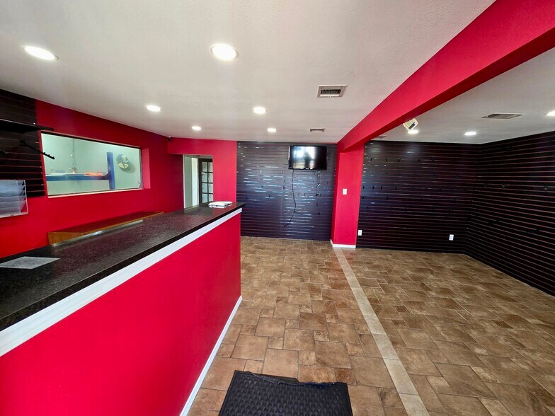 More Photos Of 16299 Fm 1325, Austin Auto Repair For Lease