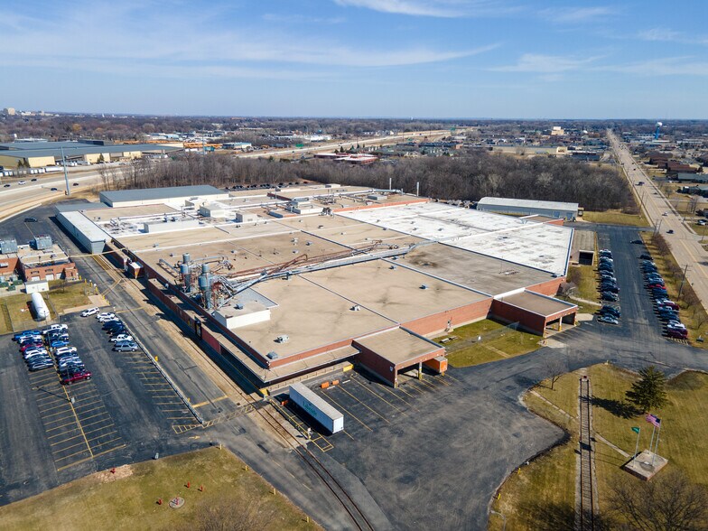 More Photos Of 800 Midway Rd, Menasha Manufacturing For Sale