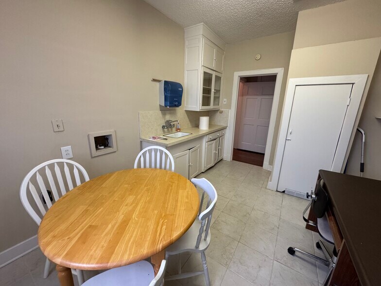 More Photos Of 436 S Fannin Ave, Tyler Office Residential For Sale