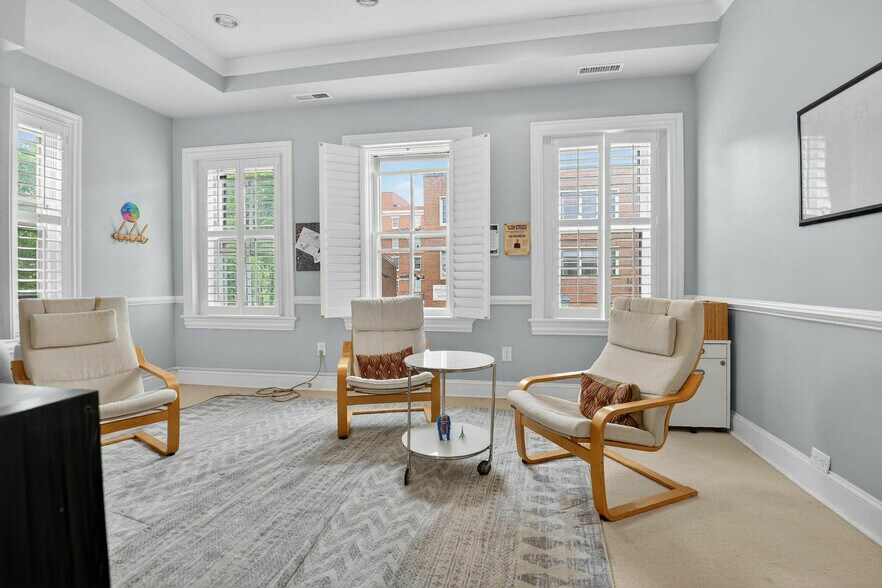 More Photos Of 110 S Columbus St, Alexandria Storefront Retail Office For Sale