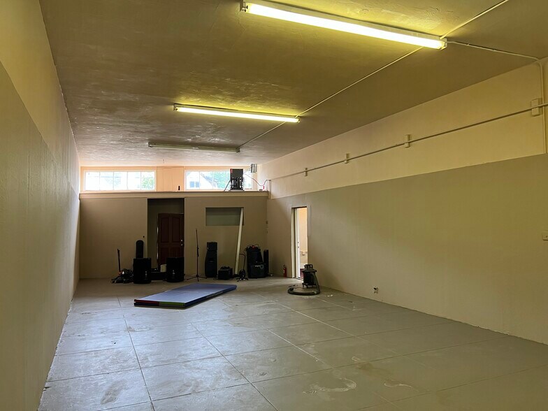 More Photos Of 2501-2503 14th Ave, Oakland Freestanding For Lease