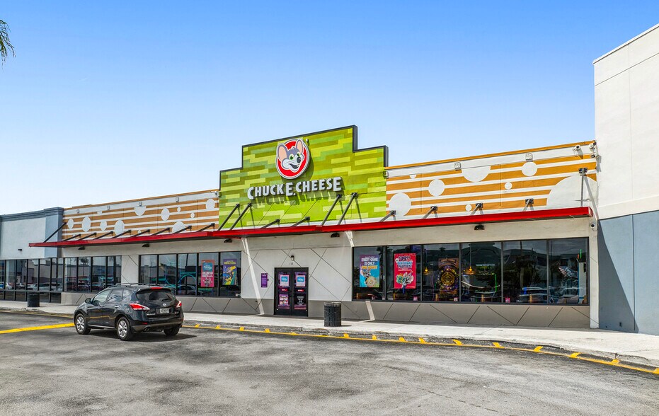 More Photos Of 3250 W 18th St, Hialeah Unknown For Lease