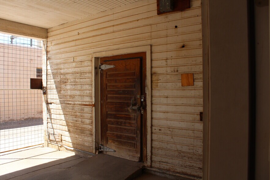 More Photos Of 806 9th St, Woodward Warehouse For Sale