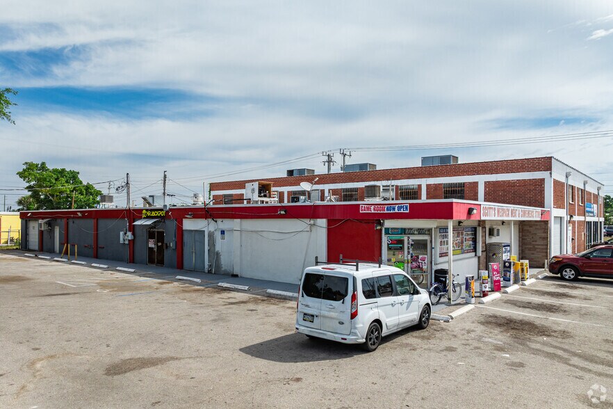 Primary Photo Of 2467-2469 Edison Ave, Fort Myers General Retail For Sale