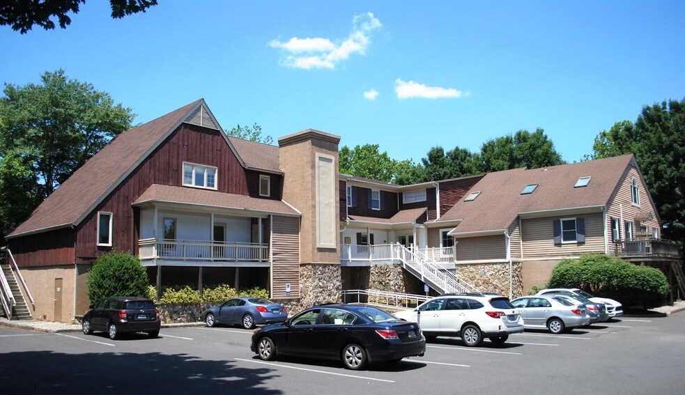 More Photos Of 33 S Delaware Ave, Yardley Office Residential For Lease