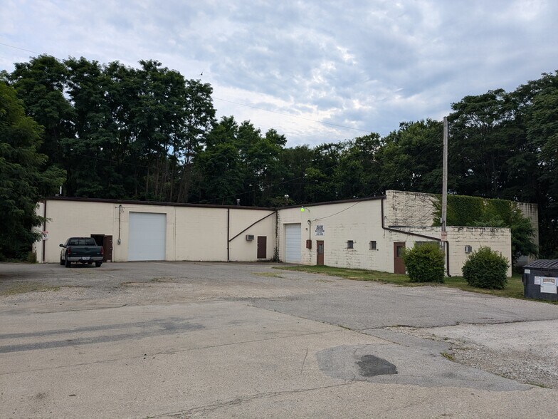 Primary Photo Of 61 W Lawn Ave, Columbus Warehouse For Lease