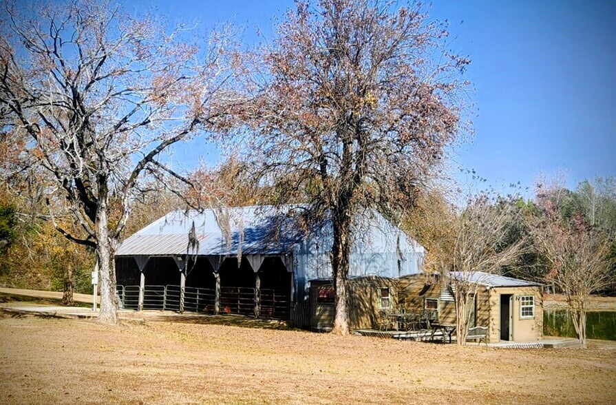 More Photos Of 289 Acres, Hayneville Land For Sale