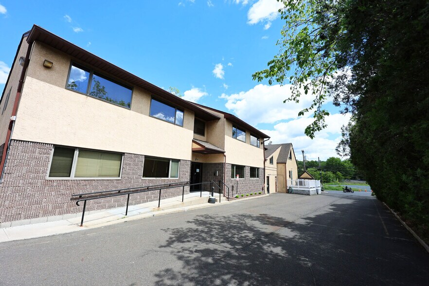 More Photos Of 812 State Road 206, Princeton Office For Lease