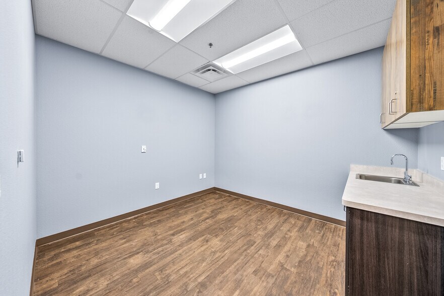 More Photos Of 2166 NW Vine St, Grants Pass Medical For Sale