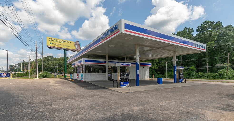 More Photos Of 3301 W Main St, Dothan Service Station For Sale
