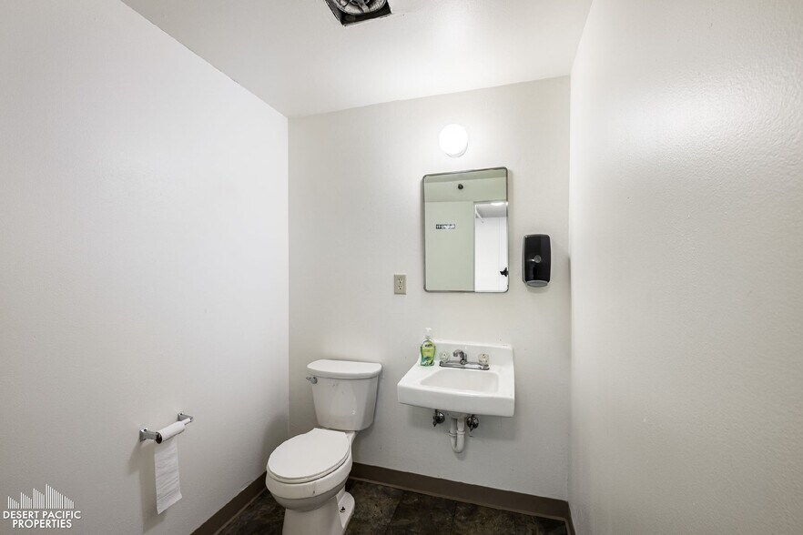 More Photos Of 45585 Commerce St, Indio Warehouse For Sale