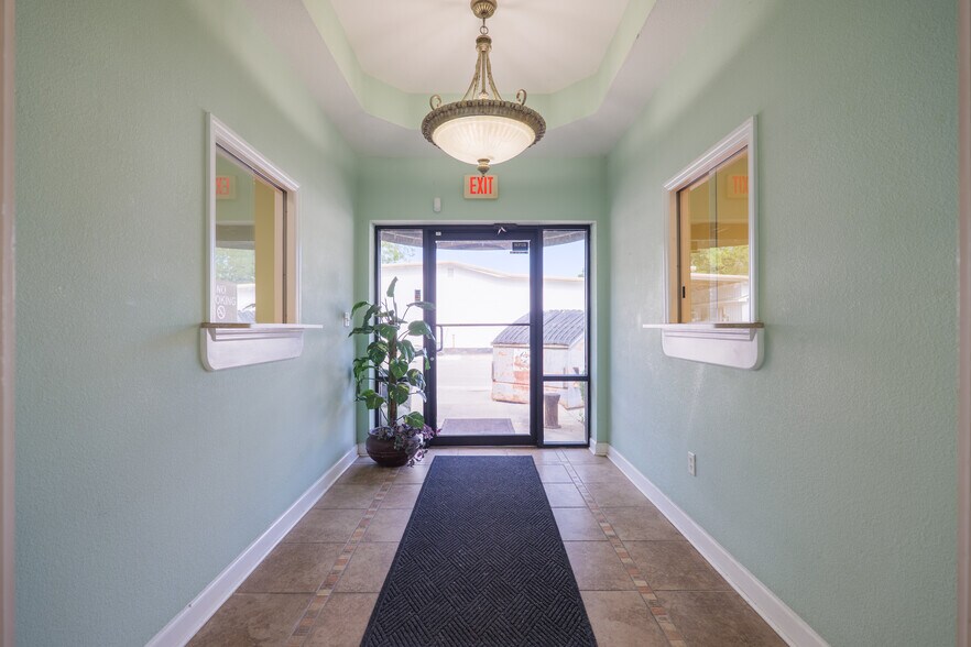 More Photos Of 450 W Highway 64, Lakeland Warehouse For Lease