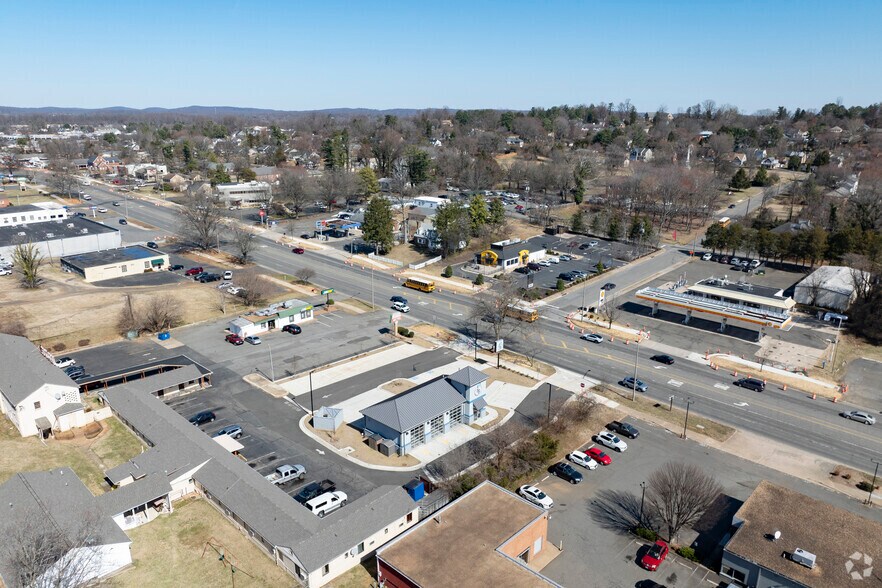 More Photos Of 86 Broadview Ave, Warrenton Auto Repair For Sale