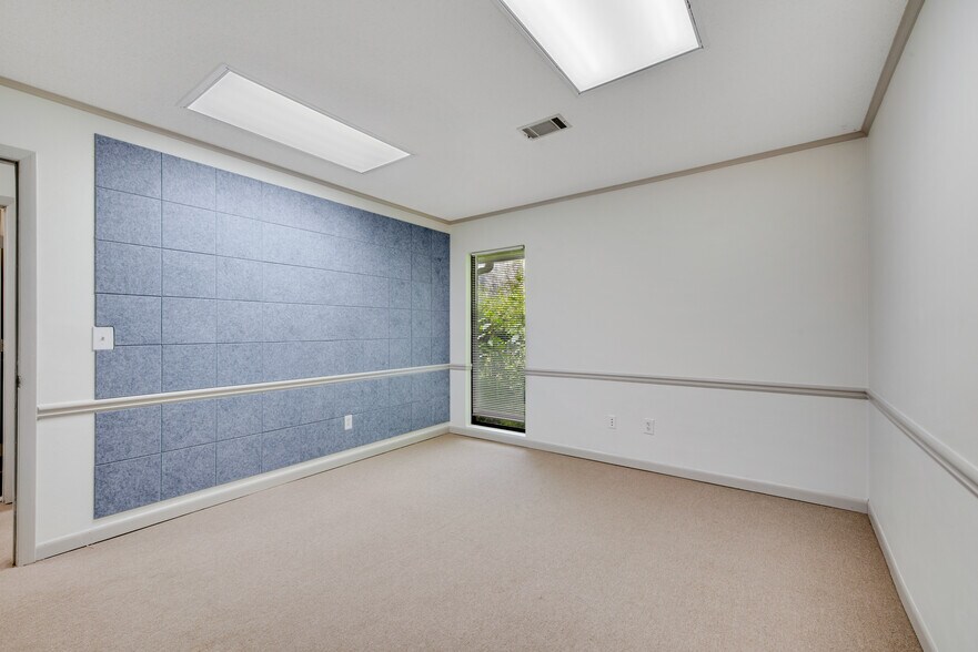 More Photos Of 11205 Alpharetta Hwy, Roswell Office Residential For Sale